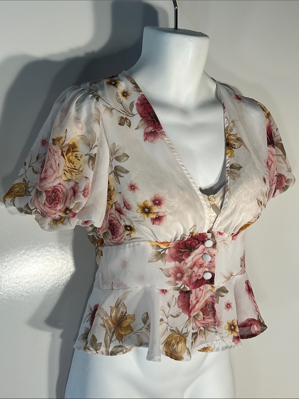 Triple Seven SZ M Vintage Rose Print Top Romantic Coquette Fairy Cottage Y2K